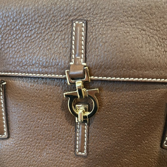 Authentic! Salvatore Ferragamo Gancini Women's Flap Tote Handbag Brown Leather - Picture 9 of 14